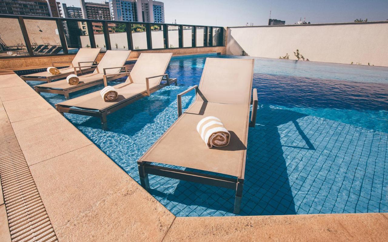 ホテル クリナン Hプラス プレミアム ブラジリア エクステリア 写真 Rooftop pool