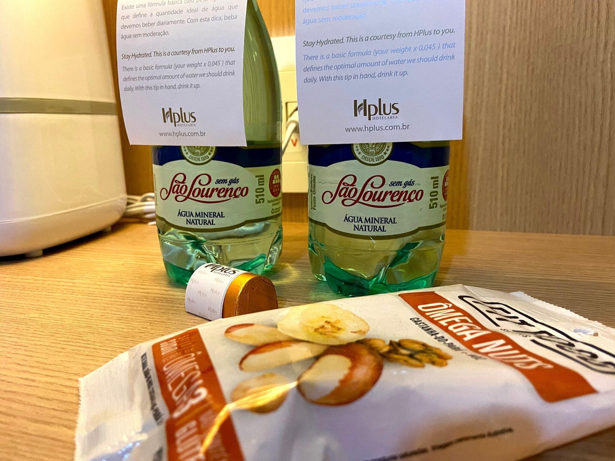 ホテル クリナン Hプラス プレミアム ブラジリア エクステリア 写真 San Pellegrino mineral water