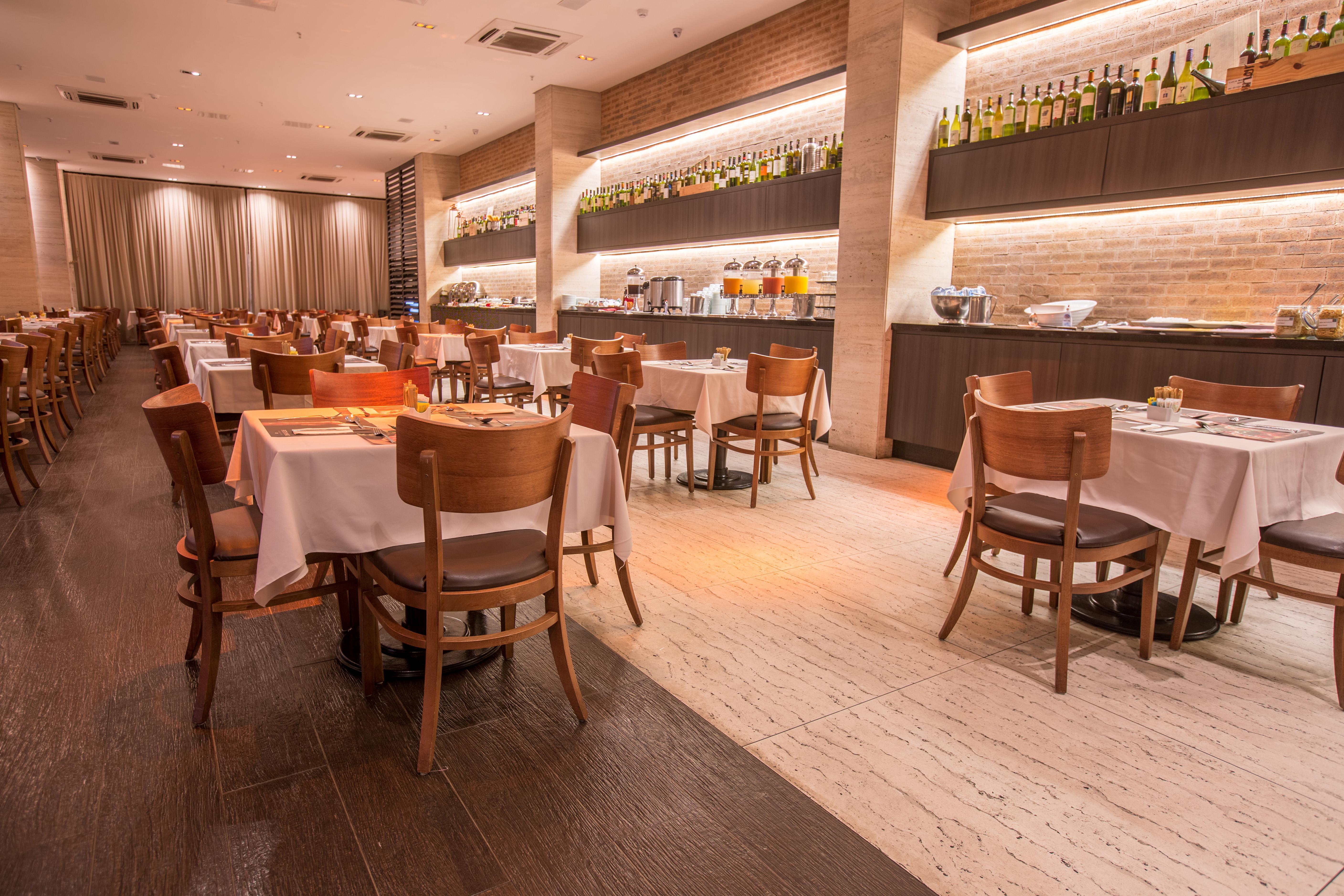 ホテル クリナン Hプラス プレミアム ブラジリア エクステリア 写真 Interior of the restaurant